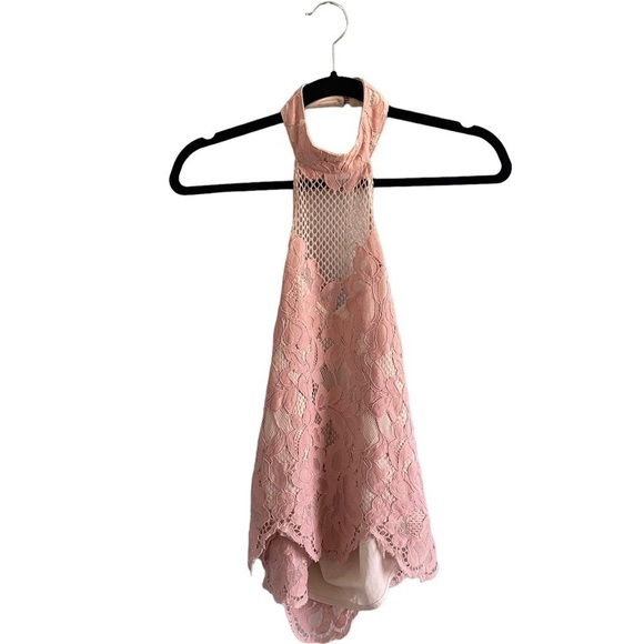 TOBI Lace Halter Top - Picture 4 of 8